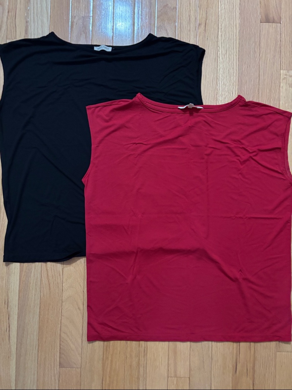 Women’s Sleeveless Crewneck Tops